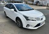 Toyota Avensis Combi 2,2-l-D-4D Automatik  - Toyota Avensis mit Diesel-Antrieb: Kombi, Automatik, 2.2