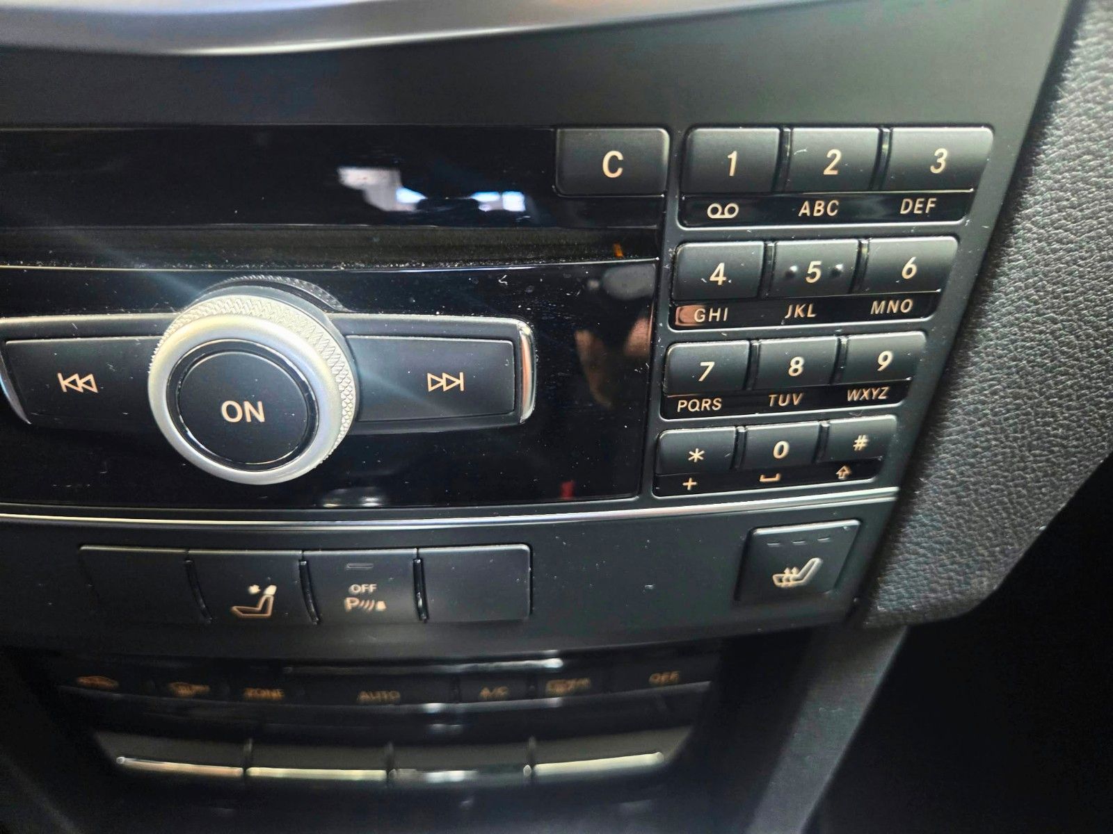 MERCEDES-BENZ E 220 — zdjęcie 20