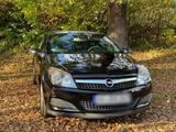 Opel Astra H GTC 1.6 - Opel Astra mit Benzin-Antrieb: Coupe, 1.6