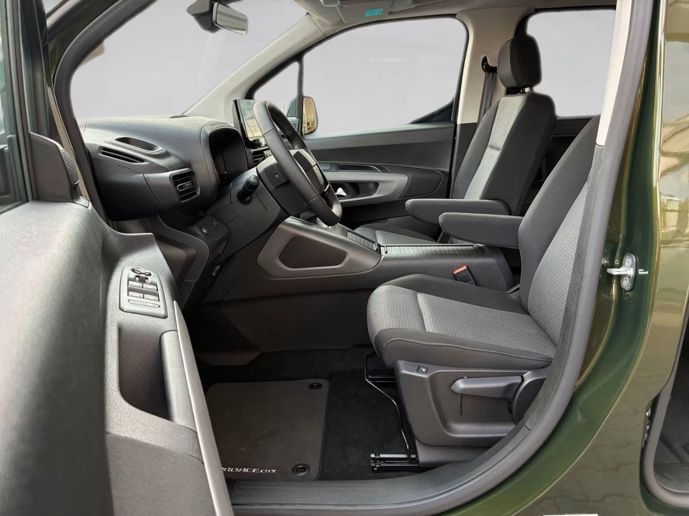Fahrzeugabbildung Toyota Proace City Verso 1.2 L1 Kamera,LED,Matrix,Navi