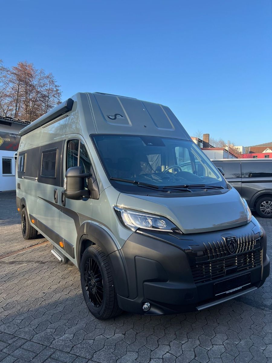 Fahrzeugabbildung MegaMobil Revolution 640 Automatik Voll Induktion Lithium