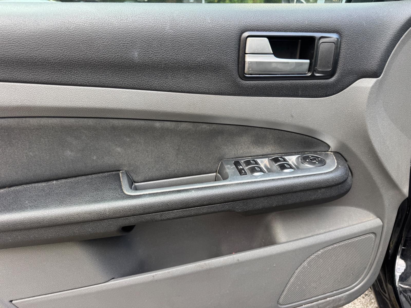 Ford Focus 2010 — photo 11