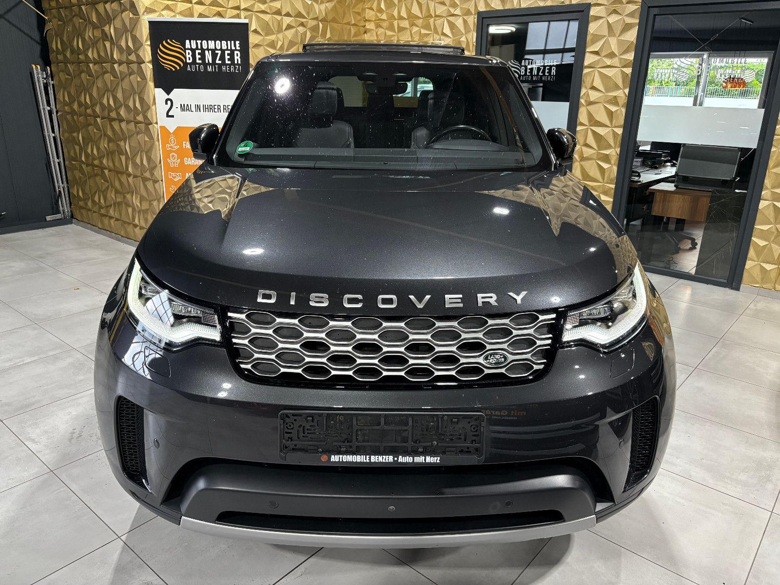 Fahrzeugabbildung Land Rover Discovery 5 SE D250 AWD/PANO/ACC/360°/APPLE/AHK/