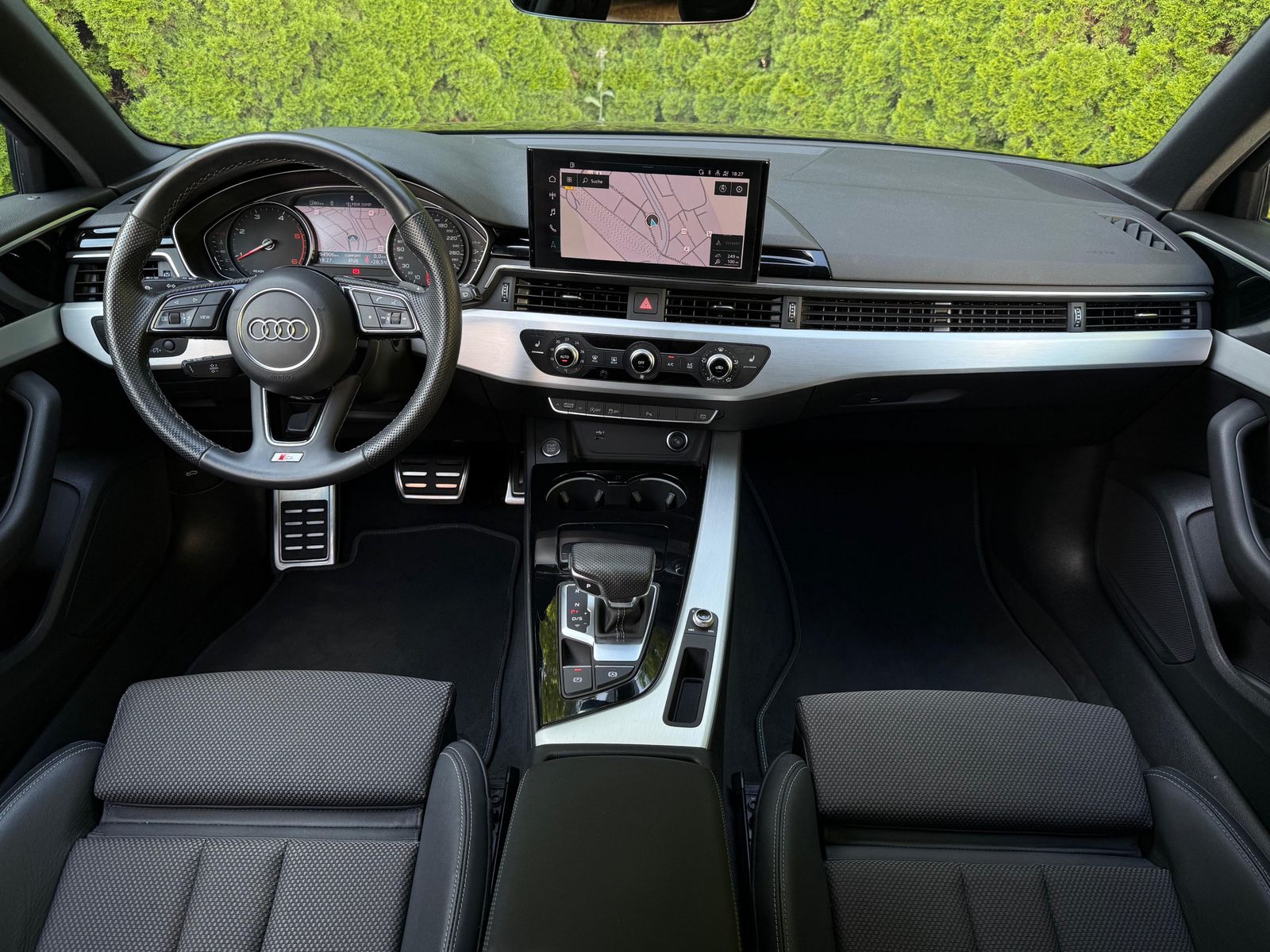 Fahrzeugabbildung Audi A4 Avant 40 TDI S-tr. S Line LED+NAV+KAM+SHZ+MFL