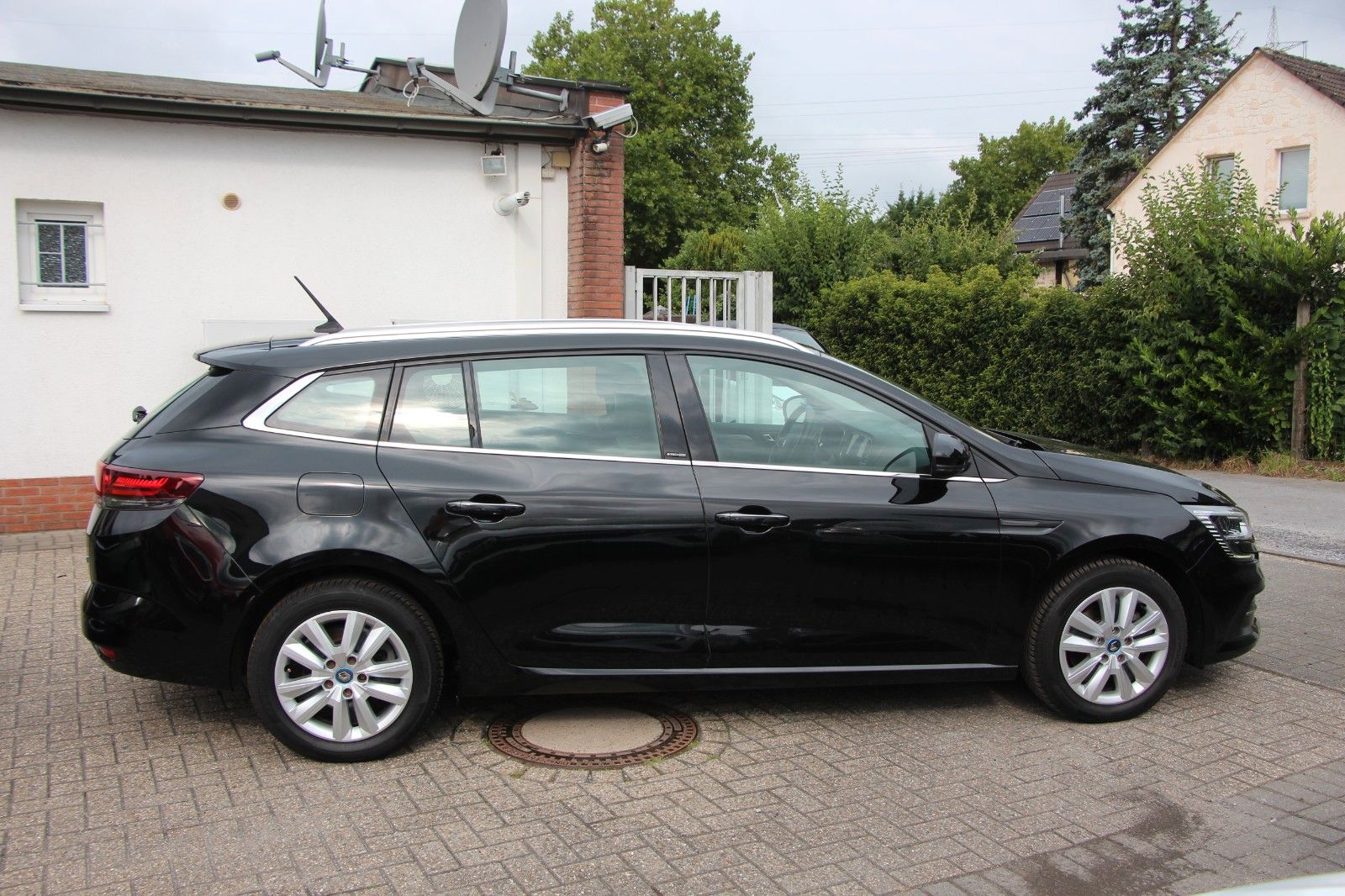 Renault Megane E-TECH Plug-in Hybrid 1.6 Zen / 16250 imagem 2