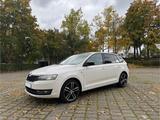 Skoda Rapid 1.6 TDI Spaceback | Panorama | AHK |  - Skoda Rapid in Stuttgart