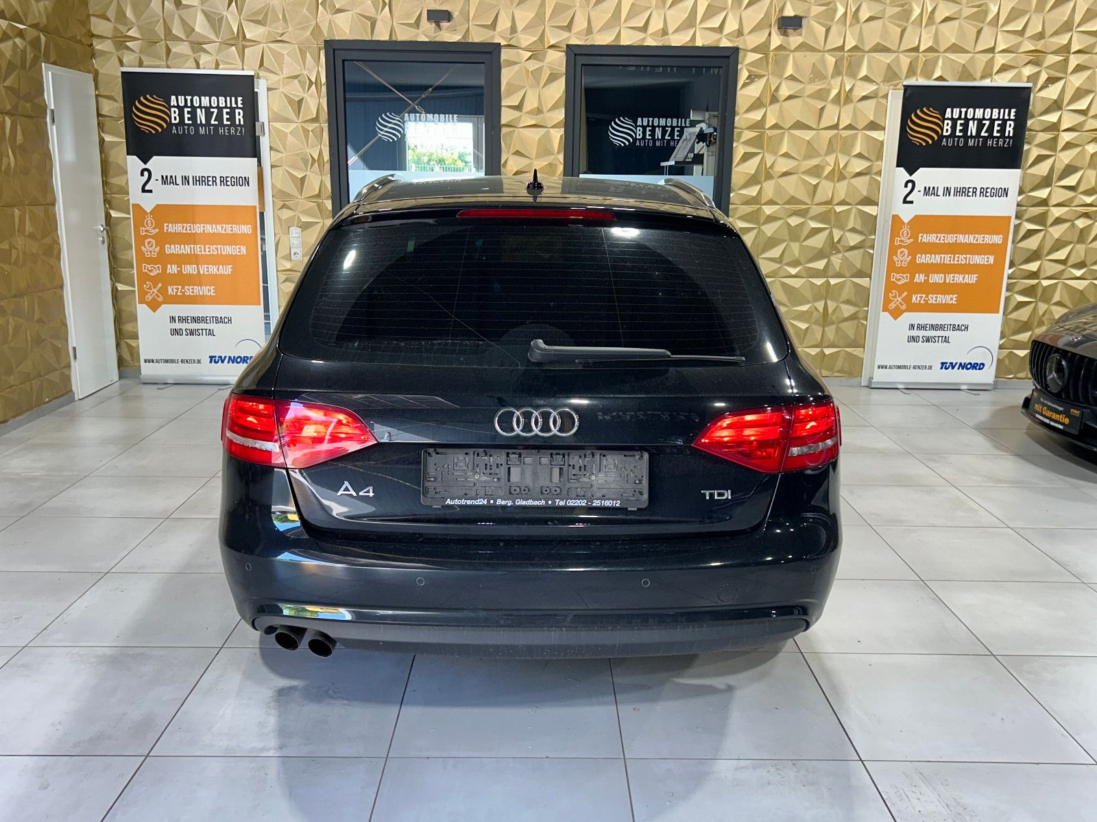 Fahrzeugabbildung Audi A4 Avant Attraction/SHZ/TEMPOMAT/PDC/KLIMA