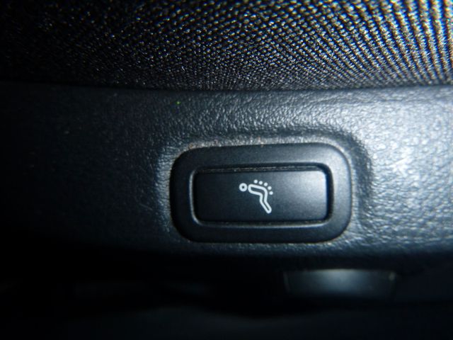 Fahrzeugabbildung Volkswagen Touran 2.0 TDI Comfortline>AUT/AHK/ACC/PDC/SHZ<