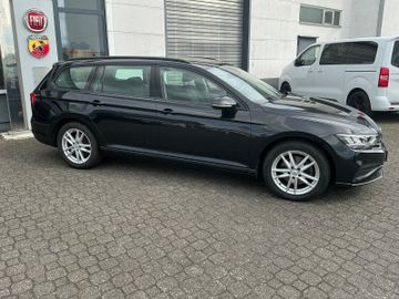 Volkswagen Passat Variant - 2