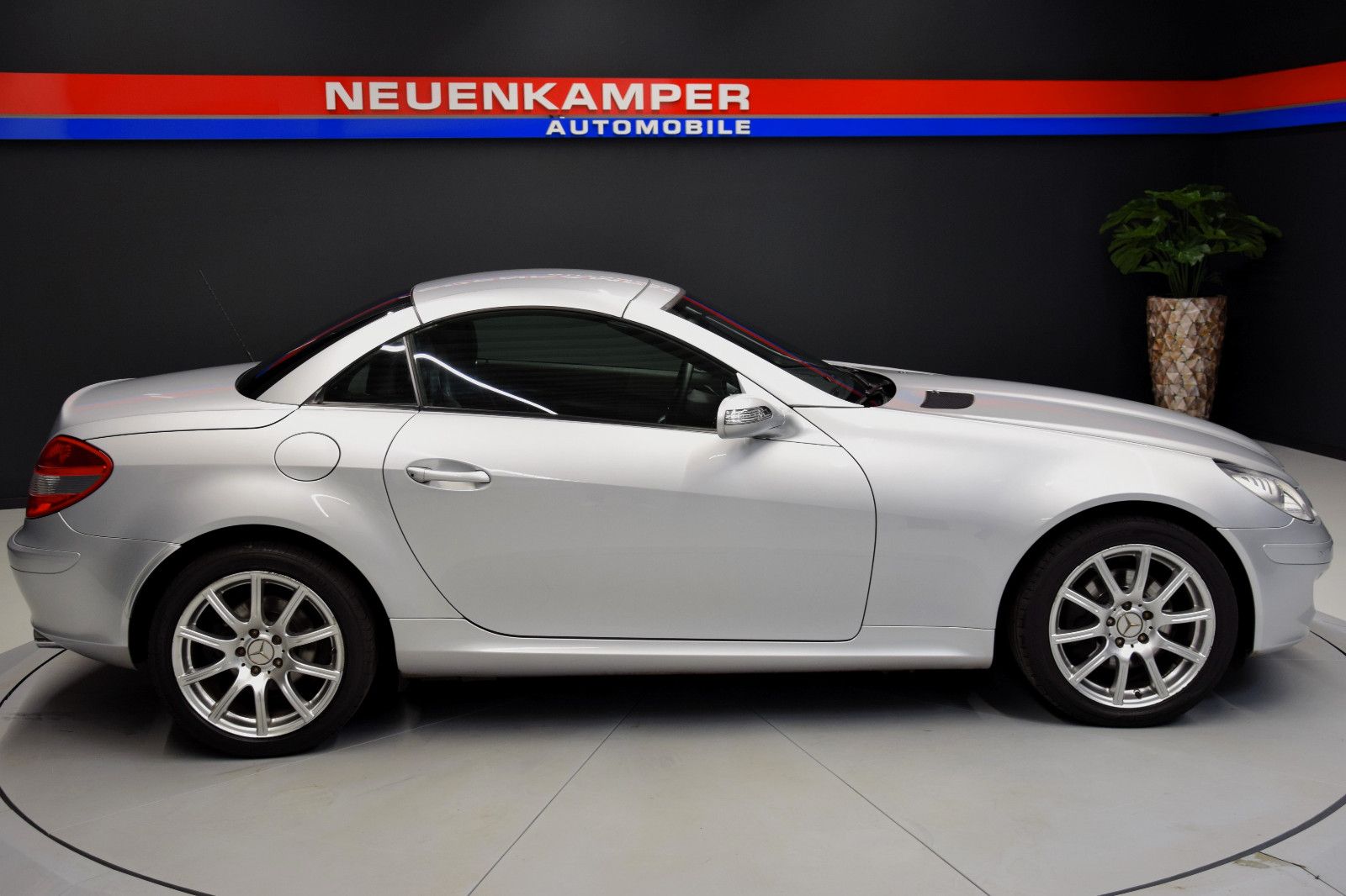 Fahrzeugabbildung Mercedes-Benz SLK 280 Roadster Bi-Xenon Leder Automatik Klima
