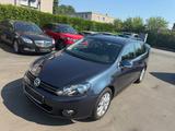 Volkswagen Golf VI Variant Highline - Volkswagen Golf aus 2011 mit Benzin-Antrieb: Kombi