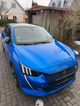 Peugeot e-208 136 GT ACC,WR+SR,SHZ, PANO, Wärmepumpe - scheckheftgepflegte Peugeot e-208