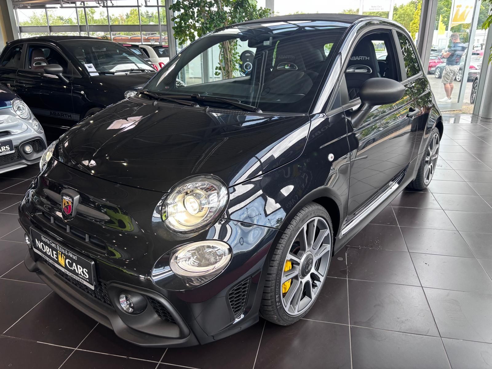 Fahrzeugabbildung Abarth 695C Turismo BEATS NAVI LEDER ALU