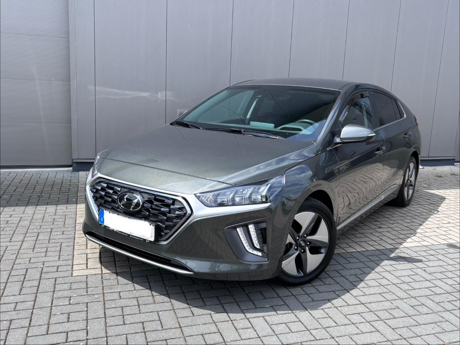 Hyundai IONIQ Ioniq Style Hybrid