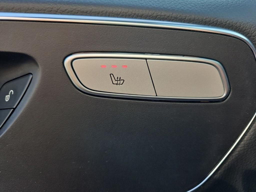 Fahrzeugabbildung Mercedes-Benz V 300 AVG extralang 8 Sitze STHZ AR ele.ST DISTR