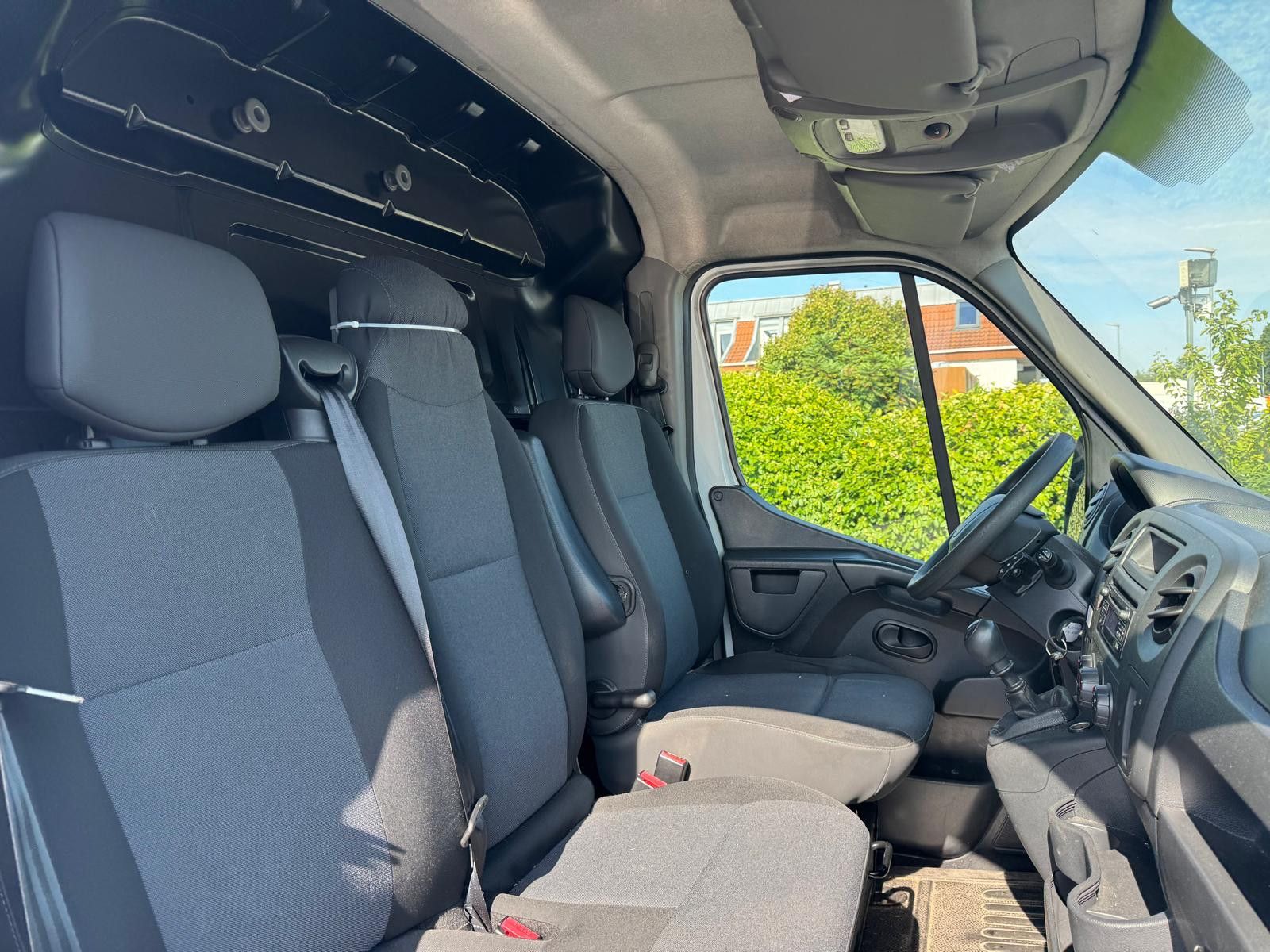 Fahrzeugabbildung Renault Master III Kasten L1H2 HKa 3,5t/ 1.HAND/TEMPOMAT