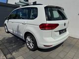Volkswagen Touran 1.6 TDI SCR DSG Navi Bluetooth PDC - Volkswagen Touran mit Diesel-Antrieb: Bluetooth