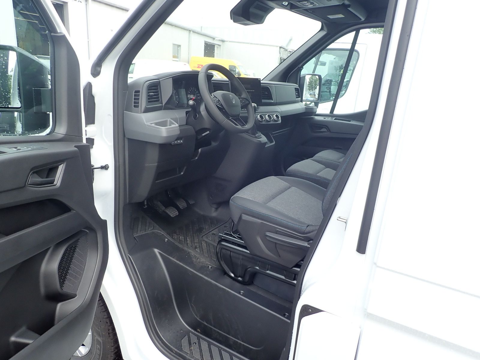 Fahrzeugabbildung Renault Master Kastenwagen FWD Kasten extra L2H2 3,5t Bl
