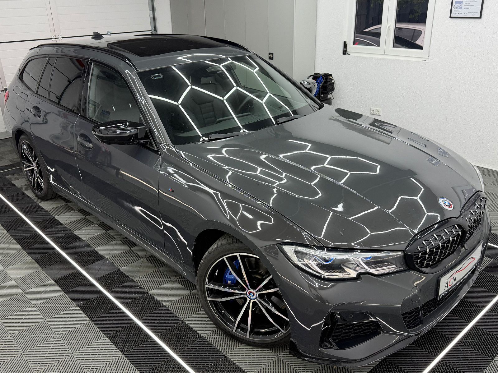 Fahrzeugabbildung BMW M340 d xDrive/STHZ/LASER/HuD/PANO/DRAVIT/DE FZG