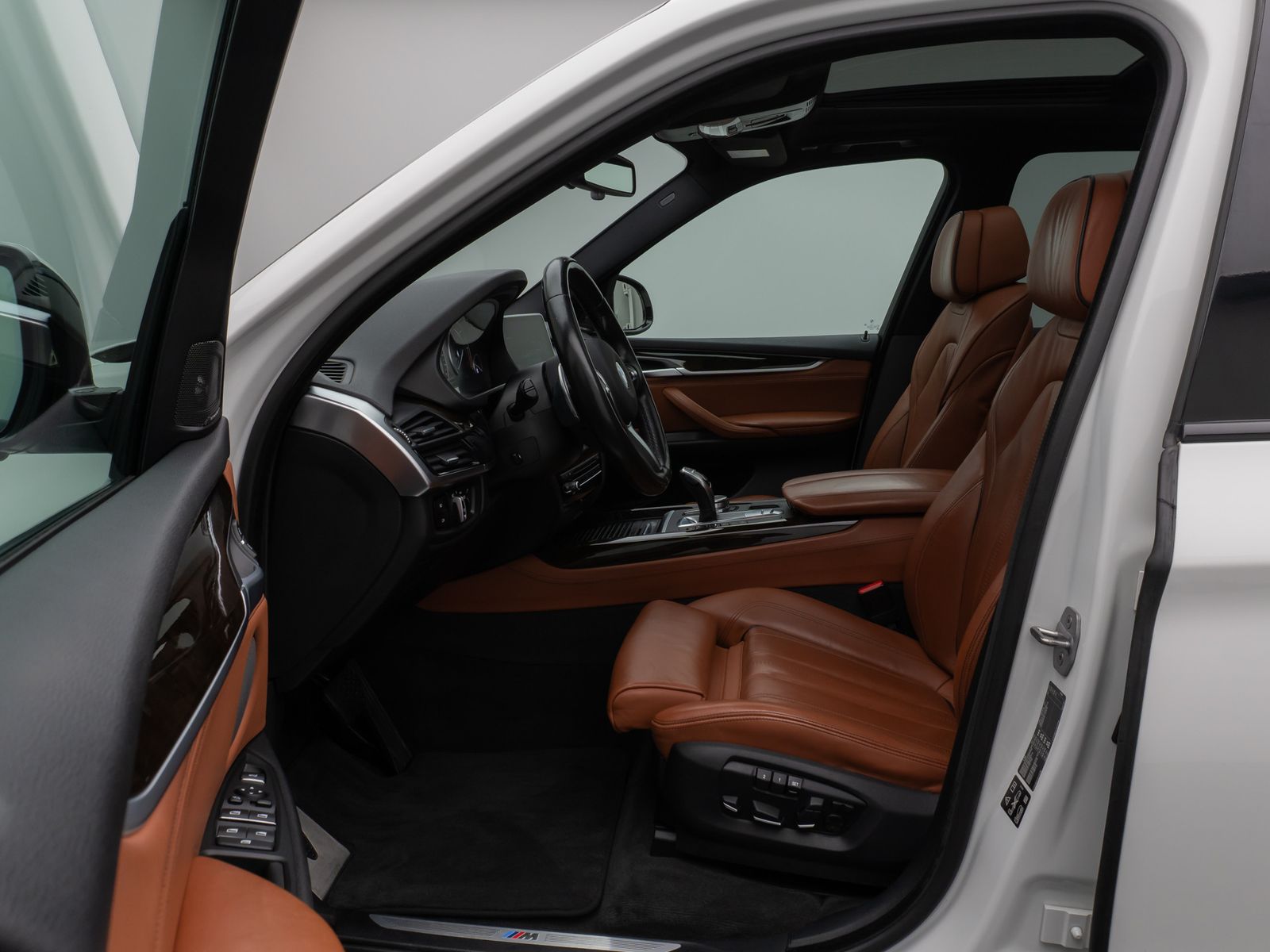 Fahrzeugabbildung BMW X5 xD40d M Sport HUD H/K SoftCL Komfort AHK Alar