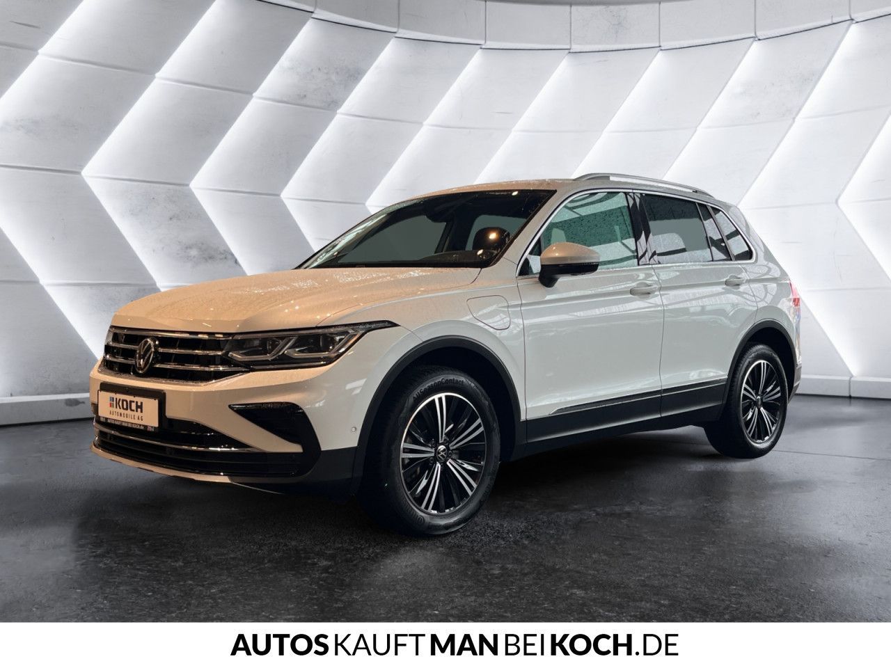 Volkswagen Tiguan 1.4PHEV Elegance Leder AHK Matrix 360view imagem 3