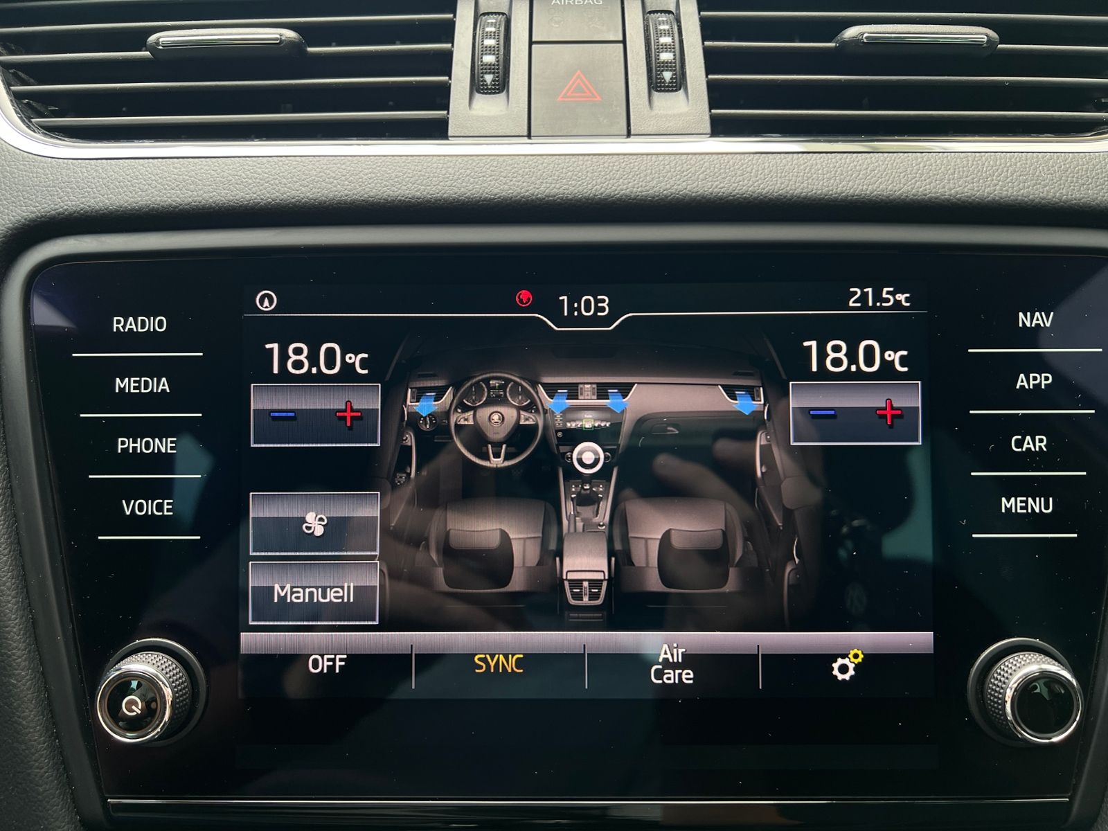 Fahrzeugabbildung SKODA Octavia III Combi Tour 2.0 TDI *AHK, Navi, 16''-