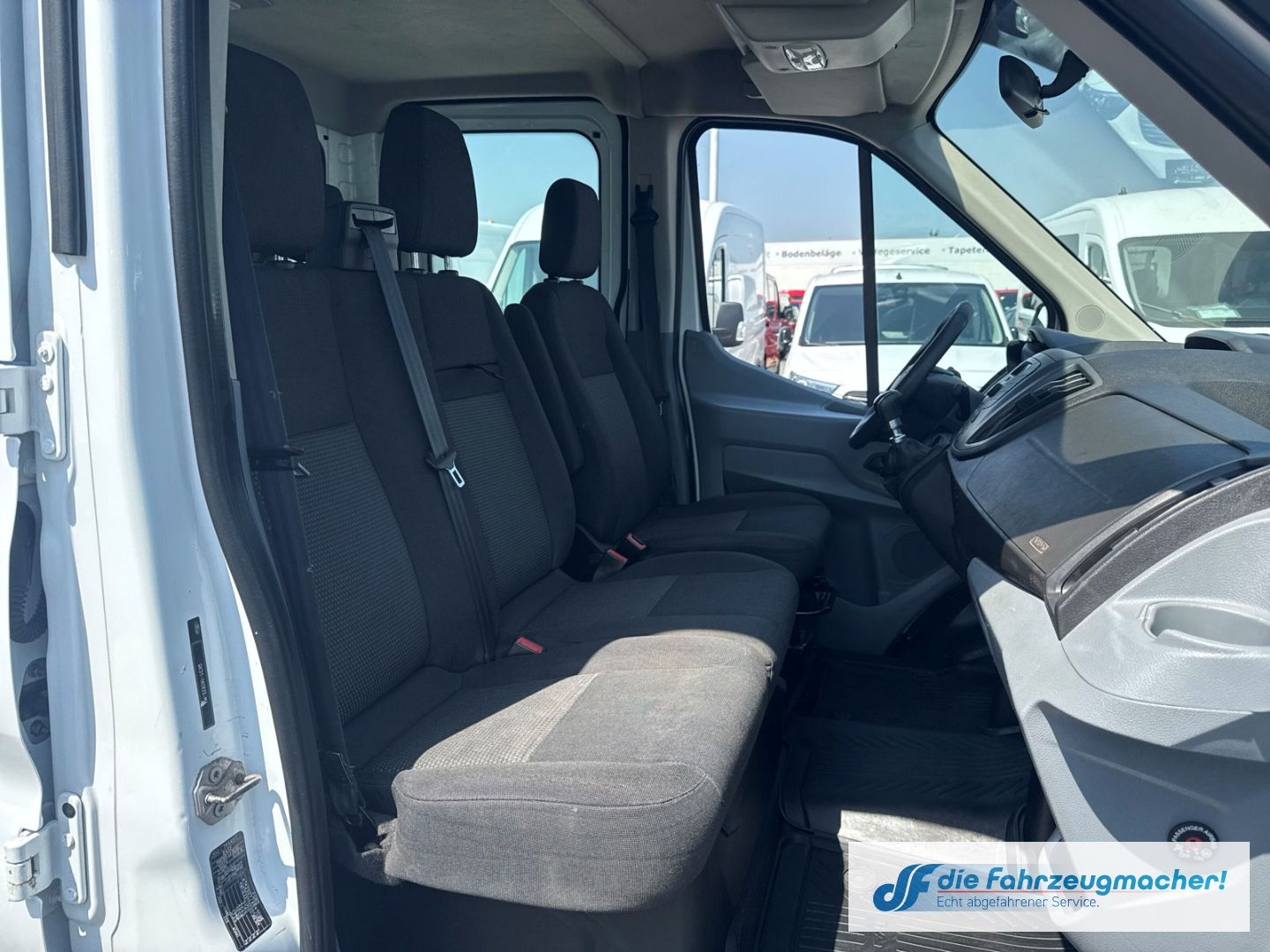 Fahrzeugabbildung Ford Transit Pritsche 310 L2 Doppelkabine AHK Tel.-Vo