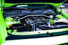 DODGE Challenger SRT 6.4l V8 - Unfallfrei - DE Modell