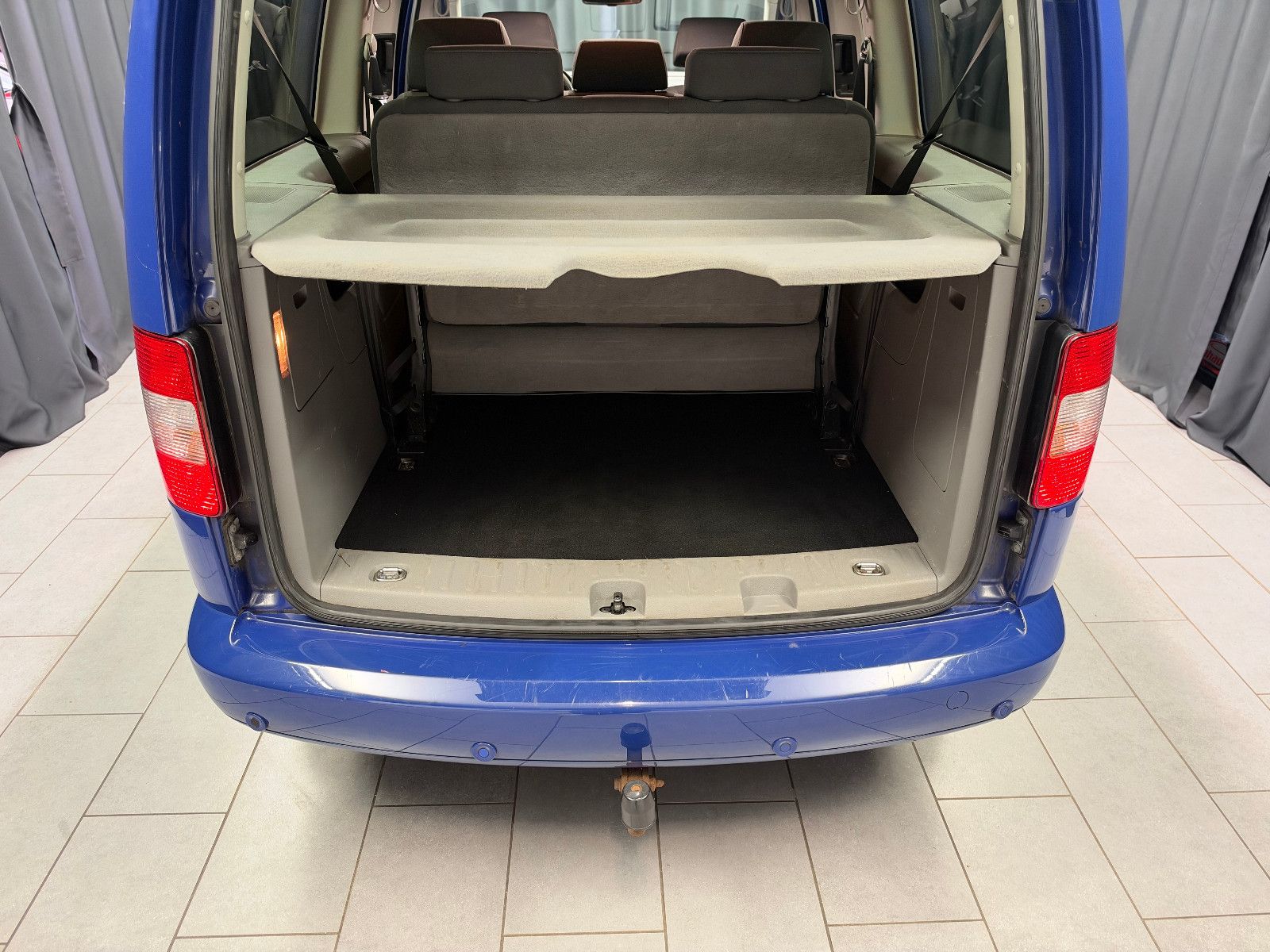Fahrzeugabbildung Volkswagen Caddy Maxi Life Team 4Motion |AHK|PDC|7-SITZER