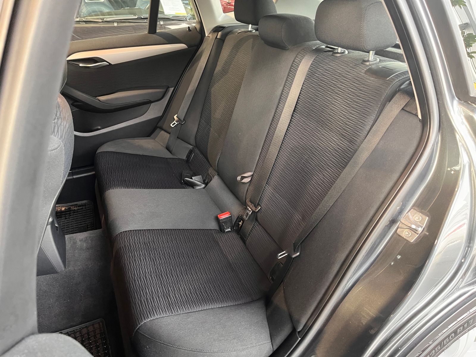 Fahrzeugabbildung BMW X1 18 i sDrive KLIMA SHZ