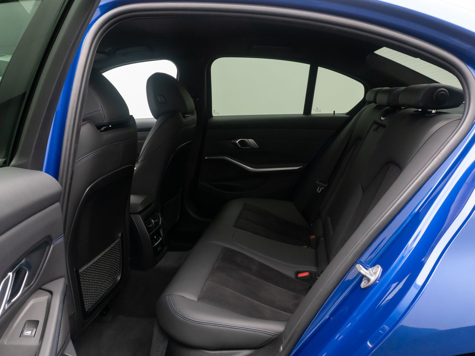 Fahrzeugabbildung BMW 320e M Spot DAB Widscreen PDC CockpitPlus 19Zoll