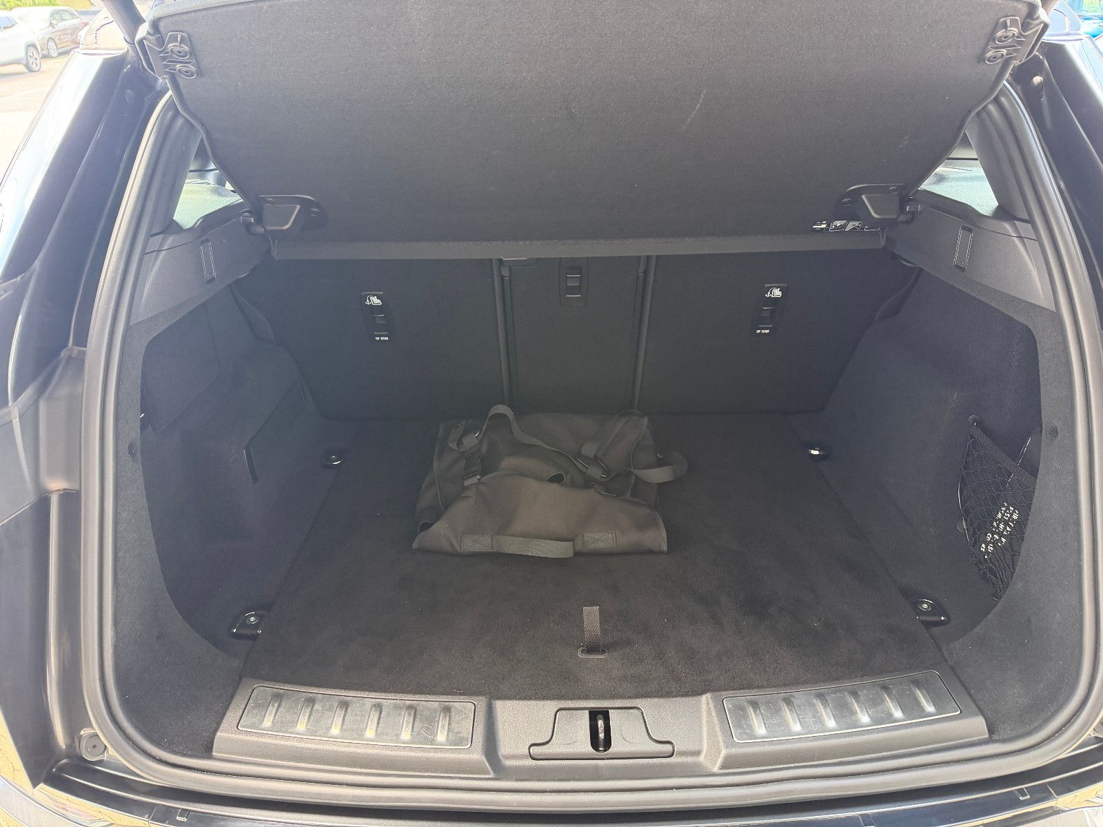 Fahrzeugabbildung Land Rover Range Rover Evoque S Hybrid /R-DYNAMIC/PANO/KAM