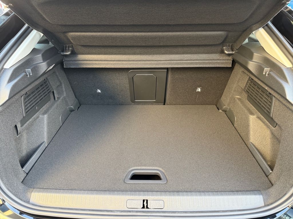 Fahrzeugabbildung Citroën C4 Hybrid 145 MAX - Schiebedach*Winter Paket