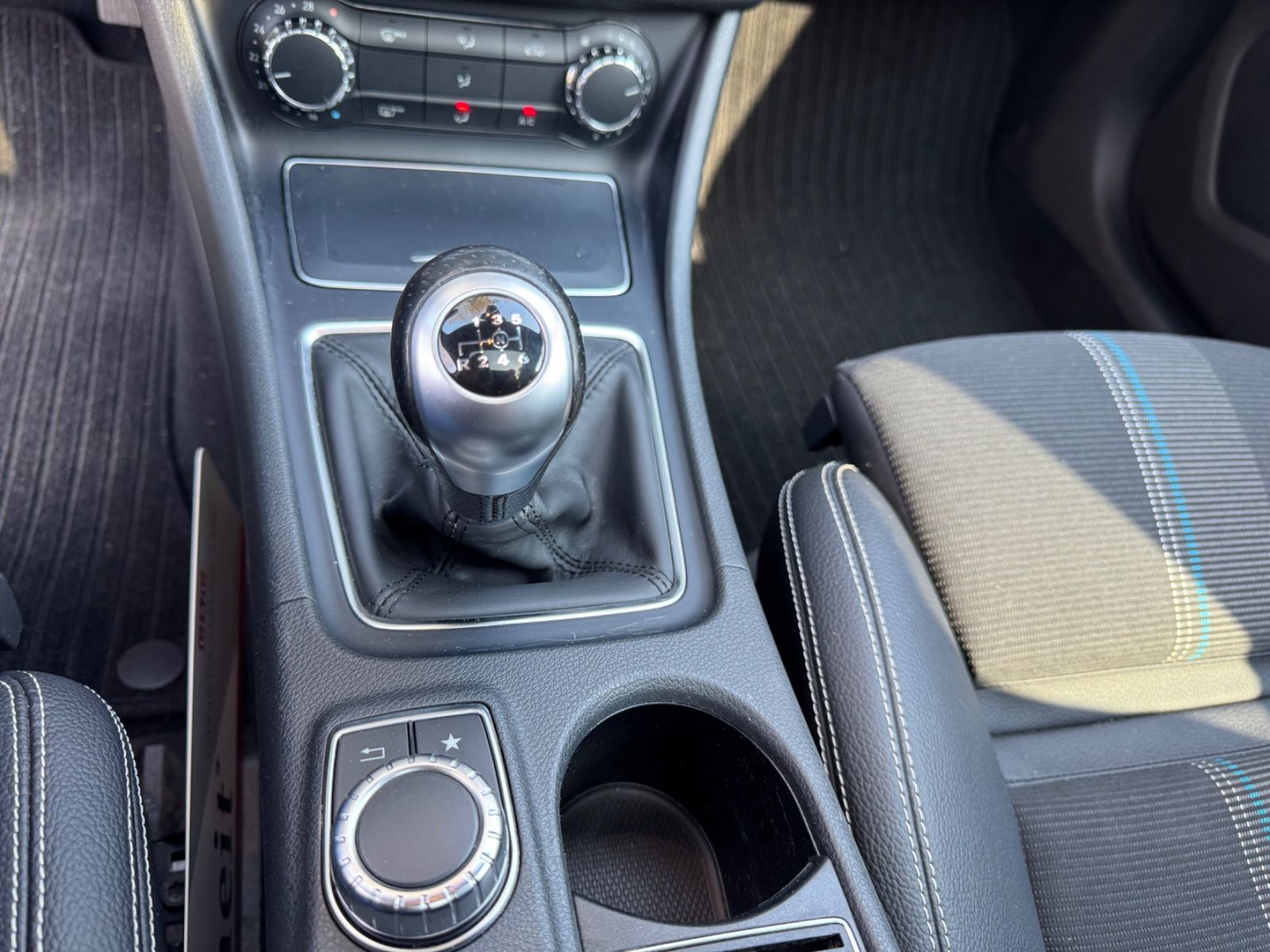 Mercedes-Benz CLA 180 Urban mit erst 43382 km !!! foto 25