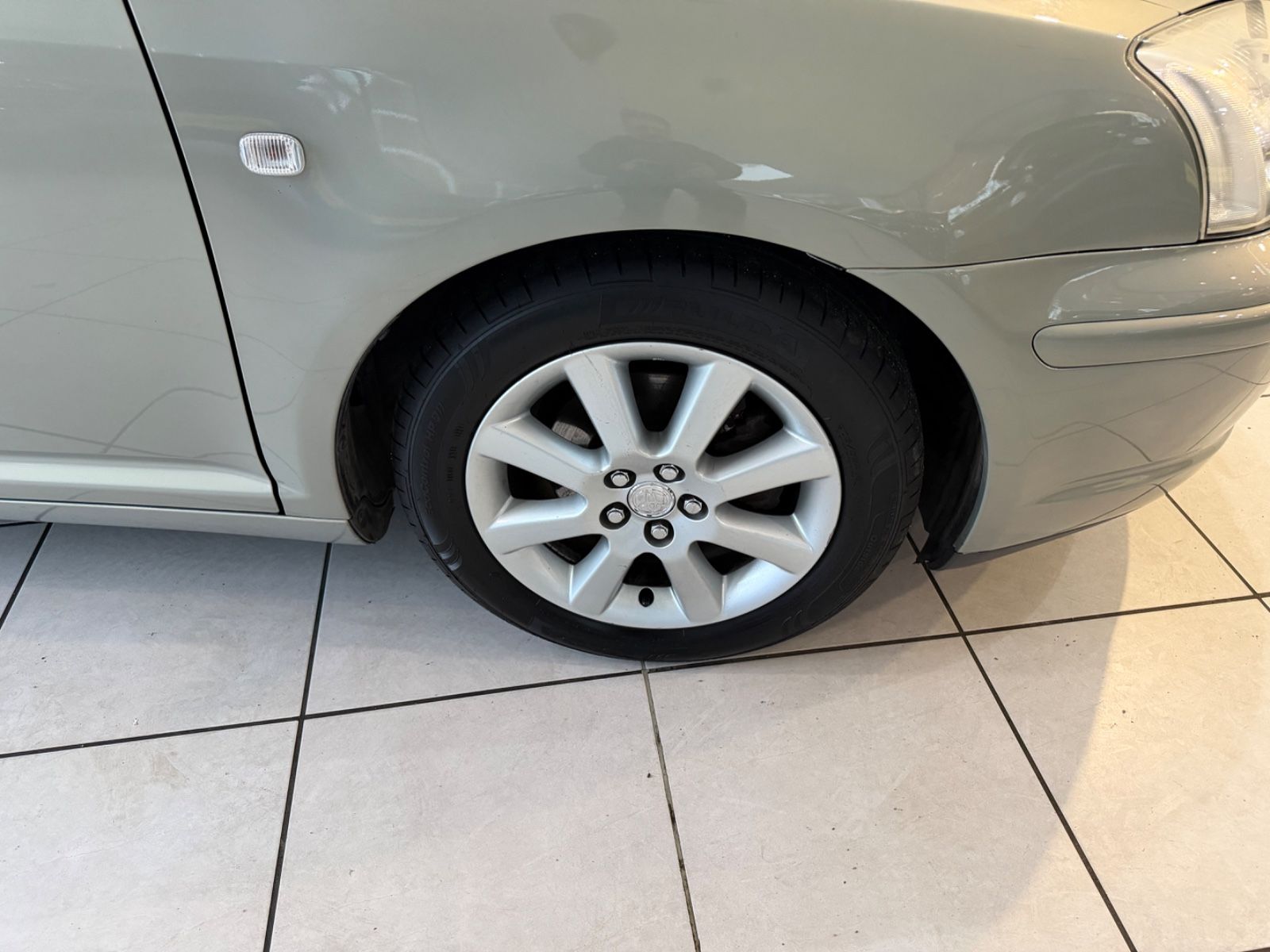 Fahrzeugabbildung Toyota Avensis 1.8 Executive Liftback