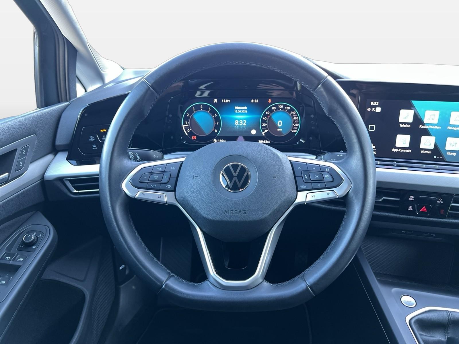 Volkswagen Golf VIII Variant 1.5 TSI Life MATRIX RFK NAVI
