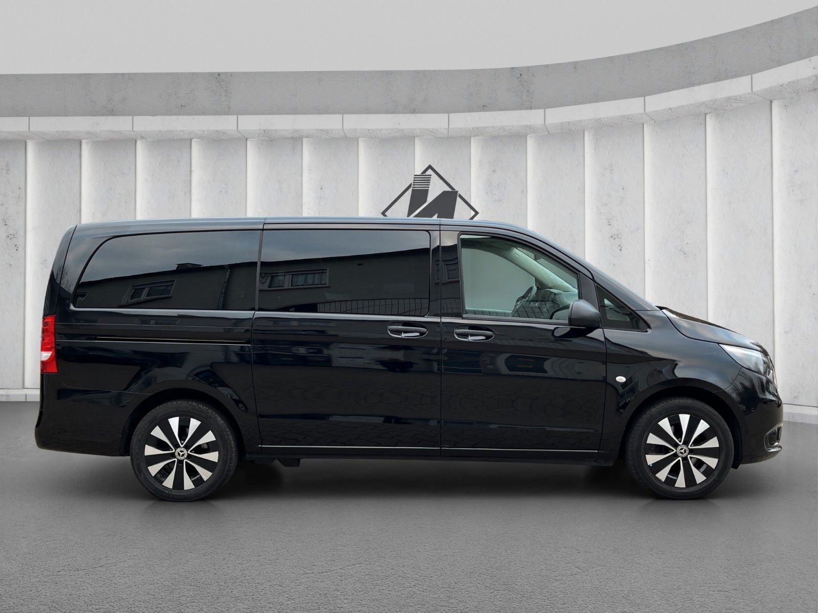 Fahrzeugabbildung Mercedes-Benz Vito 116 Tourer*9G-Automatik*PDC*Temp*9-Sitzer*