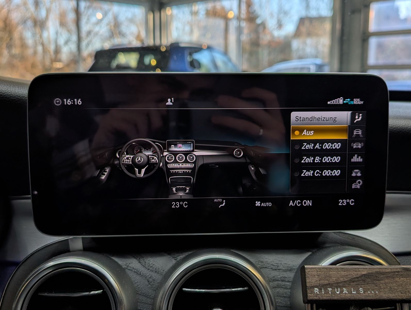 Fahrzeugabbildung Mercedes-Benz C 300 d 4M AMG-Line ACC Multibeam 360° Pano Voll