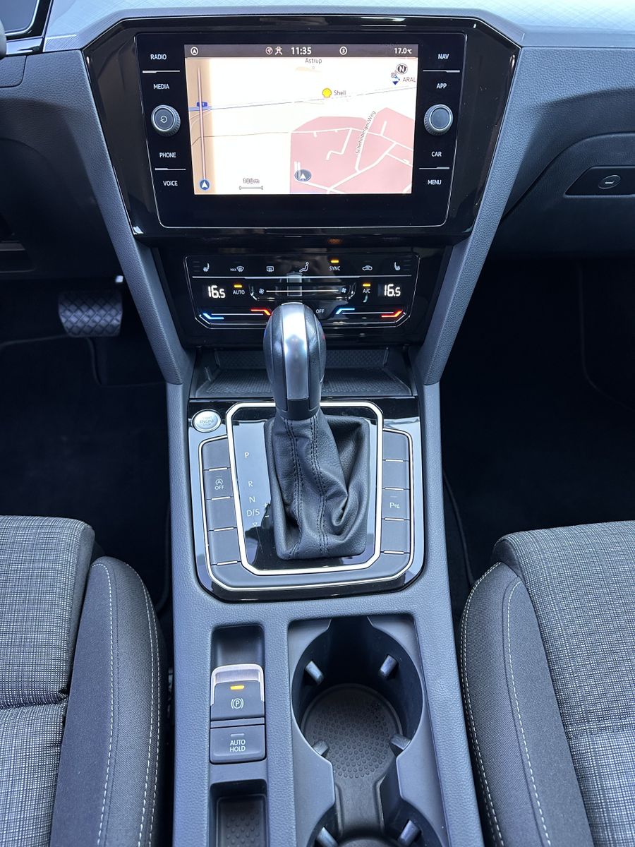 Fahrzeugabbildung Volkswagen Passat Variant Business NAV+LED+CARPLAY+KAMERA