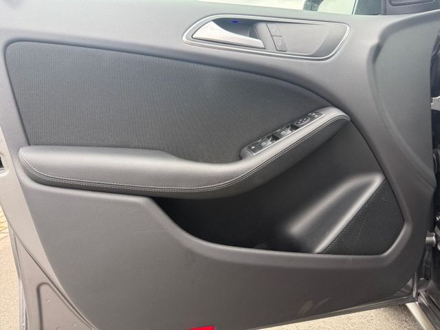 B 180 Style CDI Navi Leder SHZ Parklenkass.