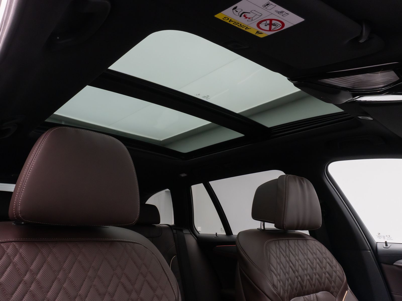 Fahrzeugabbildung BMW 520d xD Panorama Massage HUD H/K Individual-Voll