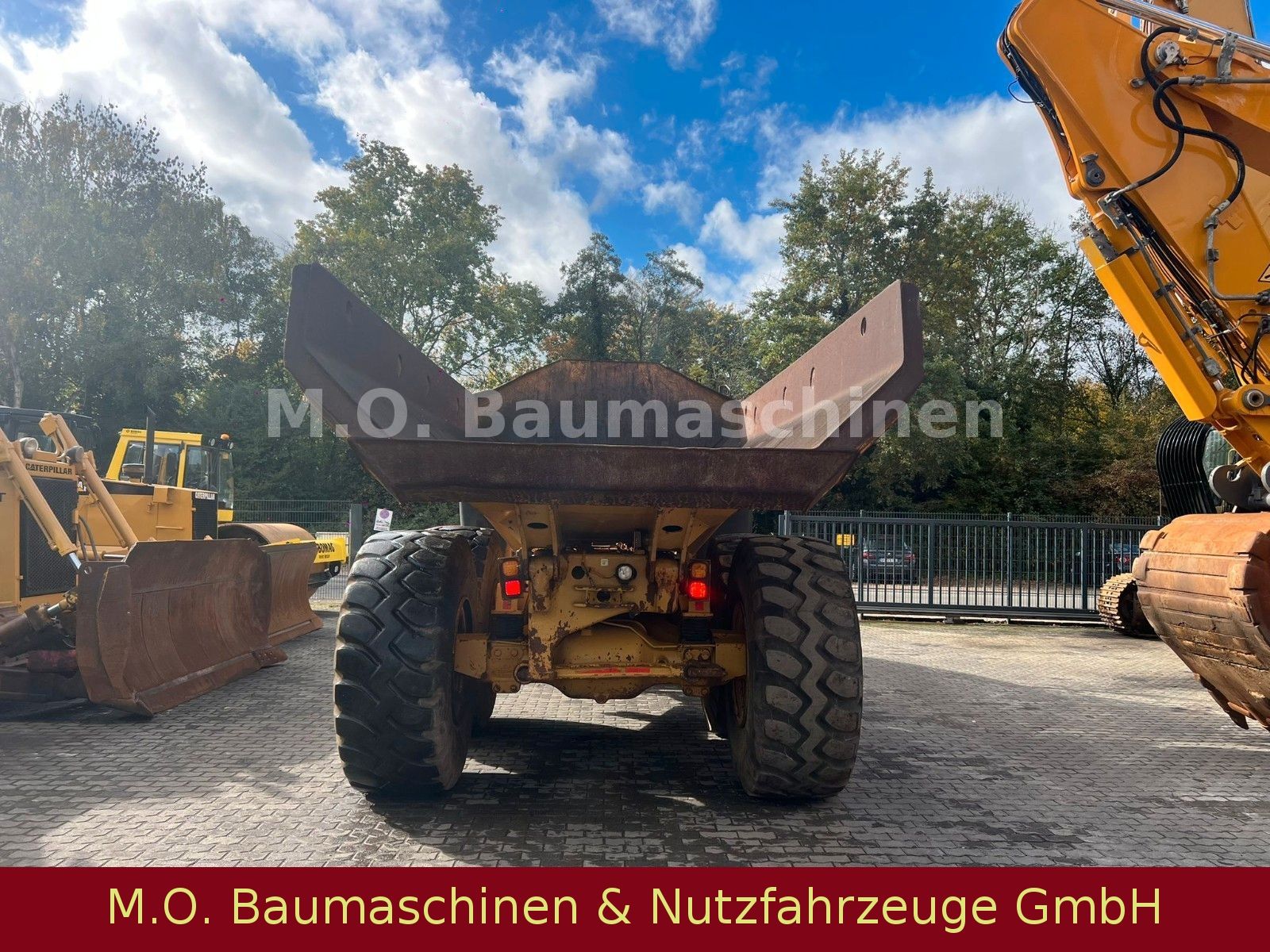 Fahrzeugabbildung CAT CAT 730 / Dumper /