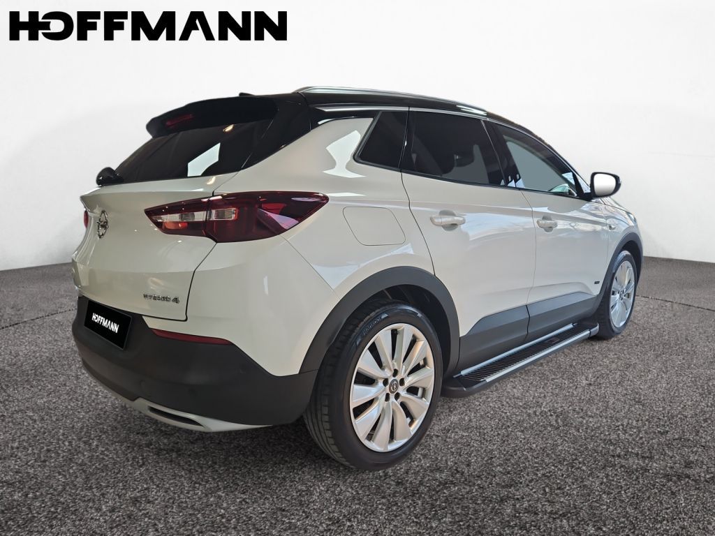 Fahrzeugabbildung Opel Grandland X Plug-in-Hybrid 4x4 1.6 DI Aut. Ultim