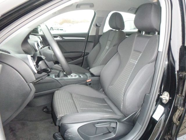 Fahrzeugabbildung Audi A3 1.5 TFSI Limousine sport> 41.875KM/AHK/NAV<