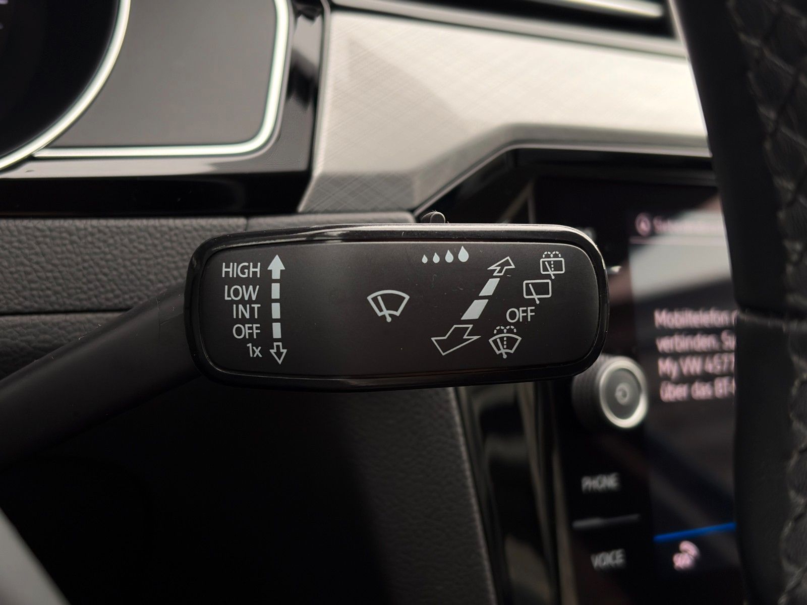 Fahrzeugabbildung Volkswagen Passat Variant 2.0 TSI Buisness Kamera LED ACC