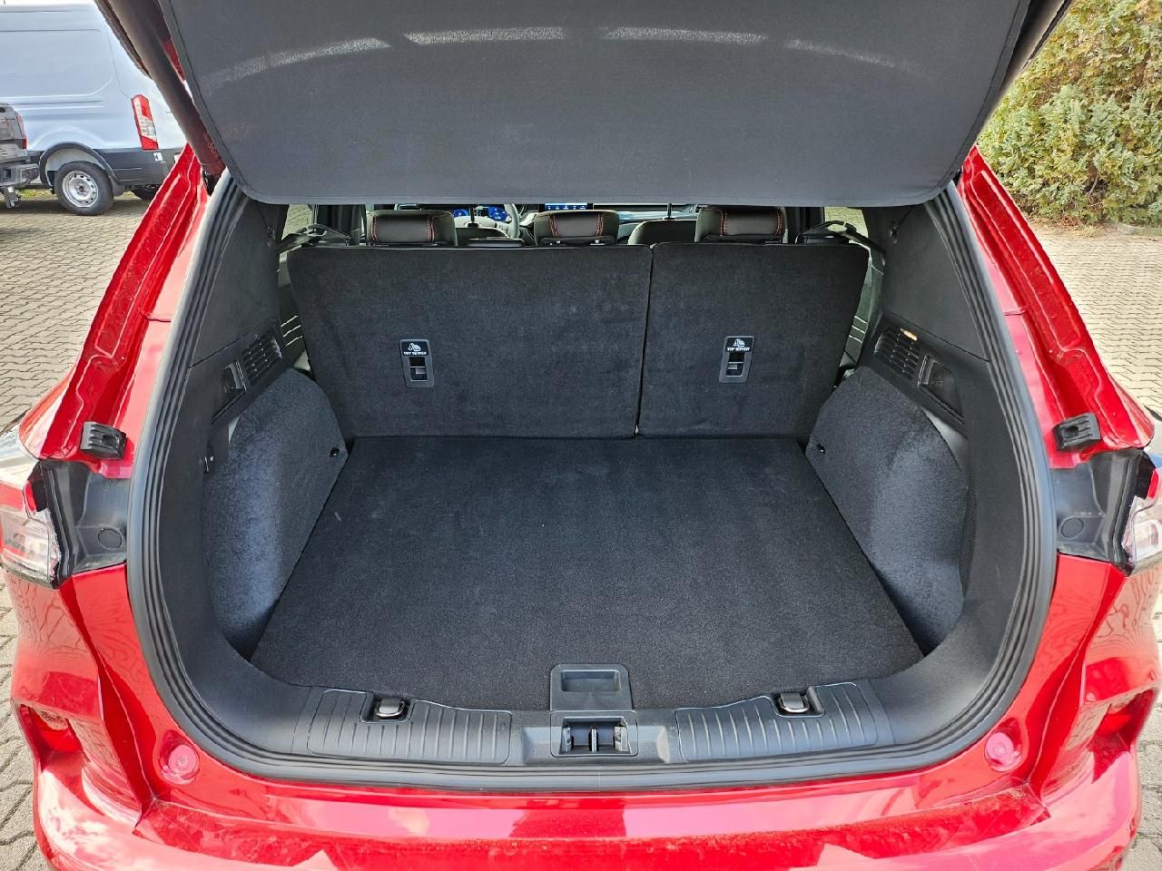 Fahrzeugabbildung Ford Kuga Plug-In Hybrid ST-Line X