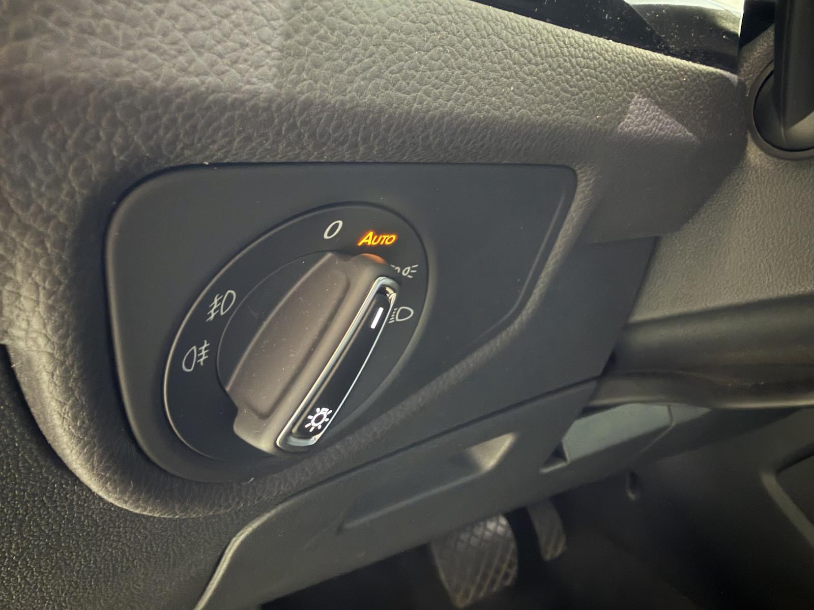 Volkswagen Touran 1,5TSI DSG Highline LED 7 Sitze NAVI AHK, миниатюра 9
