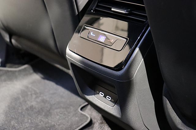 ID.7 Tourer Pro 86kWh AHK Winterr. EasyOpen Wärm