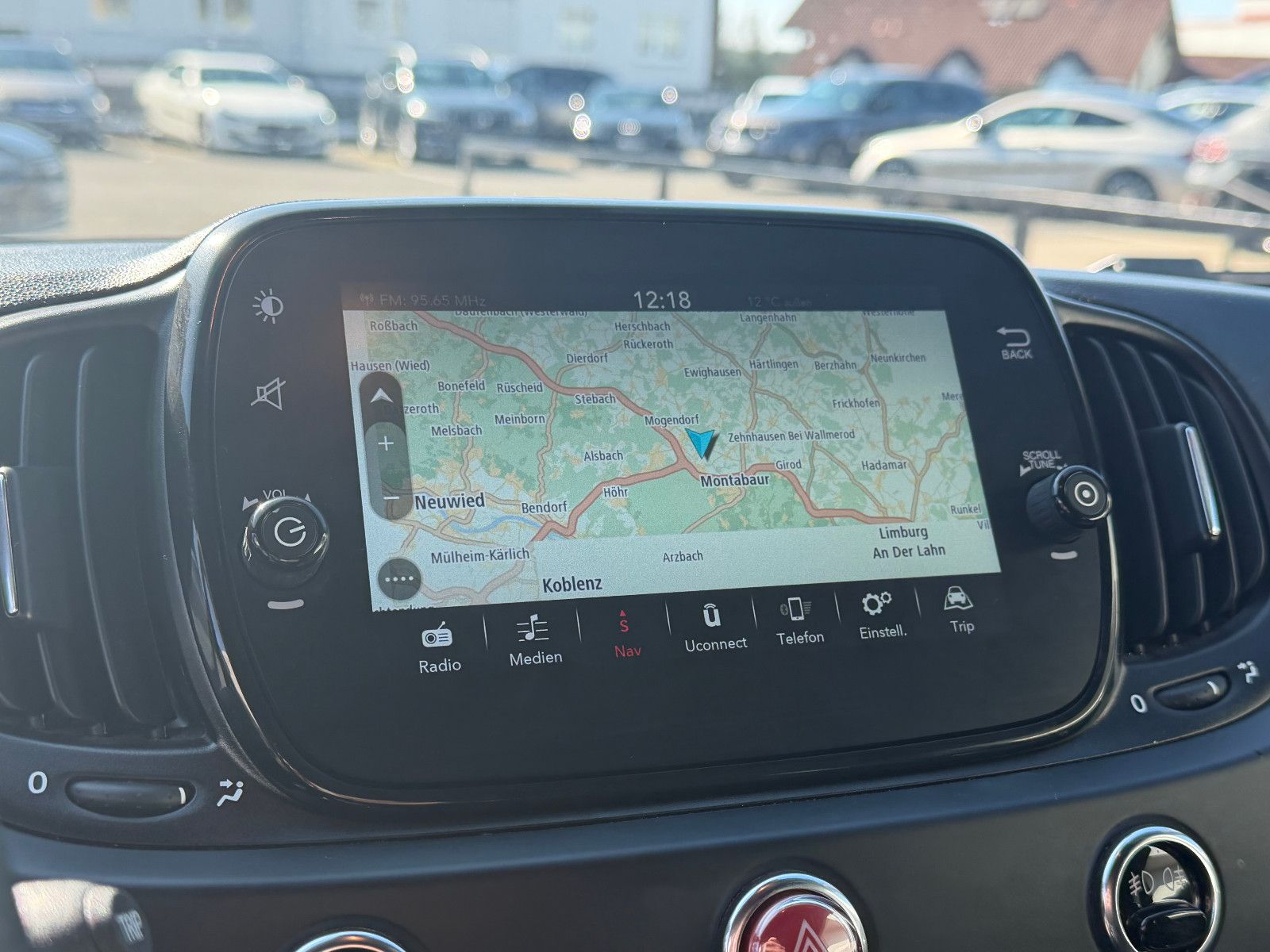 Fahrzeugabbildung Fiat Abarth 695Competizione/CARBON-SITZE/CARBON/BEATS