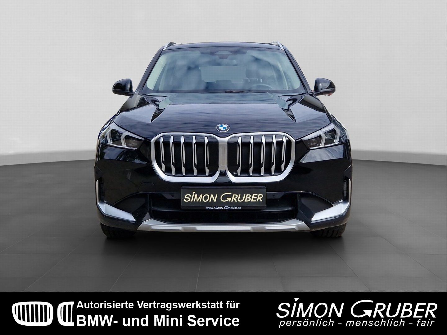 Fahrzeugabbildung BMW X1 xDrive23i Mild-Hybrid xLine Panorama HUD LED